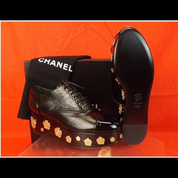 CHANEL platform cape toe lace up Oxford wedges - Picture 4 of 8